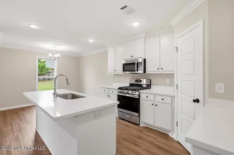 Kitchen - 511 Stone Brook Pl, Brandon, MS 39042 photo 2 of 2
