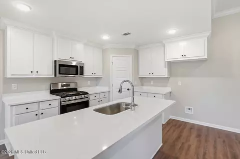 Kitchen - 511 Stone Brook Pl, Brandon, MS 39042 photo 1 of 2