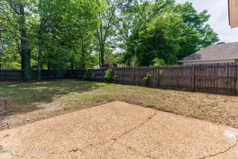 Exterior - 132 Post Oak Dr, Brandon, MS 39047 photo 4 of 13