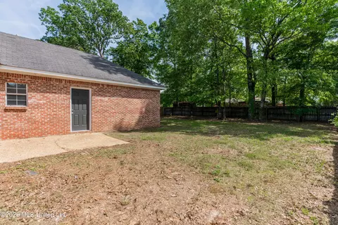 Exterior - 132 Post Oak Dr, Brandon, MS 39047 photo 6 of 13
