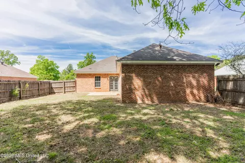 Exterior - 132 Post Oak Dr, Brandon, MS 39047 photo 10 of 13