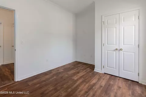 Bedroom - 132 Post Oak Dr, Brandon, MS 39047 photo 2 of 3