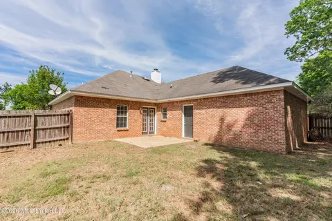 Exterior - 132 Post Oak Dr, Brandon, MS 39047 photo 8 of 13