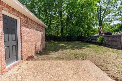 Exterior - 132 Post Oak Dr, Brandon, MS 39047 photo 5 of 13