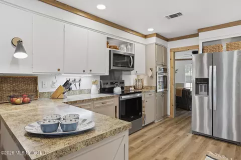 Kitchen - 481 Cheyenne Ln, Madison, MS 39110 photo 1 of 6