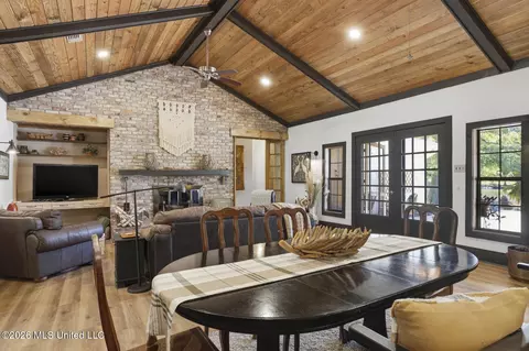 Dining - 481 Cheyenne Ln, Madison, MS 39110 photo 3 of 4