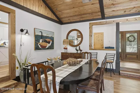 Dining - 481 Cheyenne Ln, Madison, MS 39110 photo 2 of 4