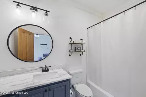 Bath - 180 Crossview Pl, Brandon, MS 39047 photo 6 of 6