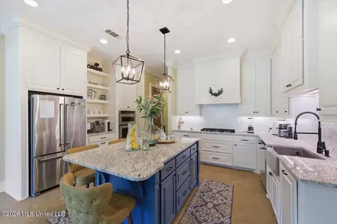 Kitchen - 180 Crossview Pl, Brandon, MS 39047 photo 2 of 5