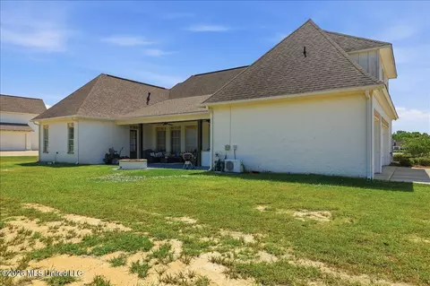 Exterior - 180 Crossview Pl, Brandon, MS 39047 photo 11 of 15