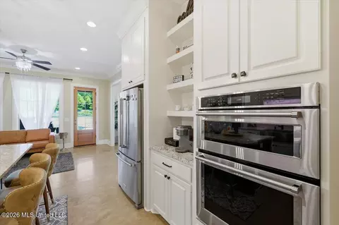 Kitchen - 180 Crossview Pl, Brandon, MS 39047 photo 5 of 5