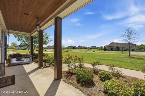 Exterior - 180 Crossview Pl, Brandon, MS 39047 photo 7 of 15