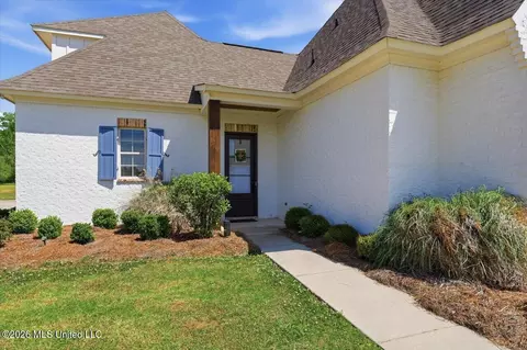 Exterior - 180 Crossview Pl, Brandon, MS 39047 photo 5 of 15