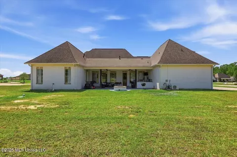 Exterior - 180 Crossview Pl, Brandon, MS 39047 photo 12 of 15