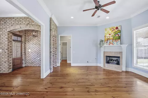 Living - 130 Hanover St, Madison, MS 39110 photo 2 of 4