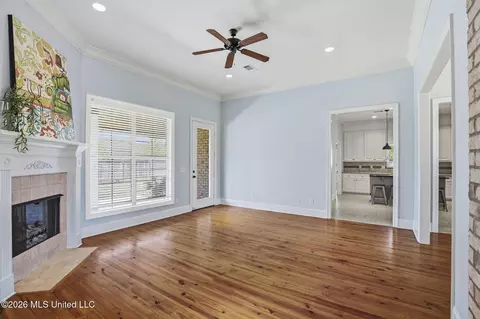 Living - 130 Hanover St, Madison, MS 39110 photo 3 of 4