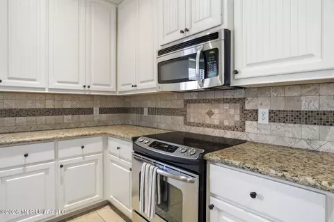 Kitchen - 130 Hanover St, Madison, MS 39110 photo 5 of 5