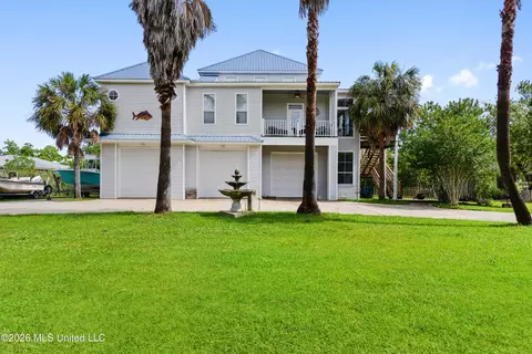 4020 Nineteenth St, Bay Saint Louis, MS 39520