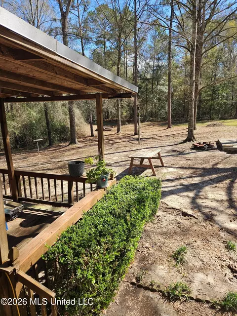 54 Jefferson Rd, Wiggins, MS 39577 photo 2