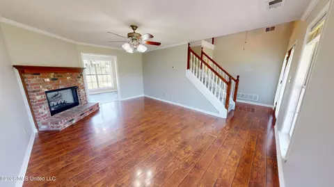 Living - 5780 Honey Oak Dr, Hernando, MS 38632 photo 2 of 3