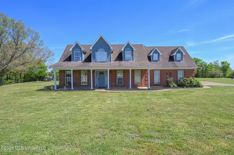 Exterior - 5780 Honey Oak Dr, Hernando, MS 38632 photo 8 of 10