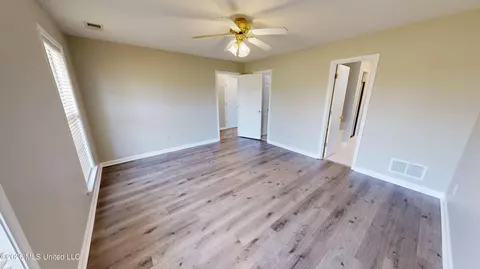 Bedroom - 5780 Honey Oak Dr, Hernando, MS 38632 photo 1 of 6