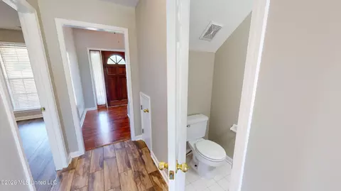 Entry Way - 5780 Honey Oak Dr, Hernando, MS 38632 photo 2 of 4