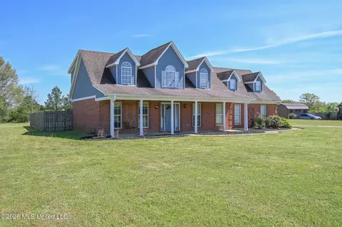 Exterior - 5780 Honey Oak Dr, Hernando, MS 38632 photo 7 of 10