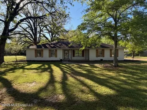 109 Highway 541, Mendenhall, MS 39114