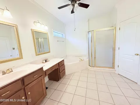 Bath - 925 Cedar Grove Pkwy, Hernando, MS 38632 photo 1 of 5
