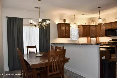Dining - 925 Cedar Grove Pkwy, Hernando, MS 38632 photo 1 of 1