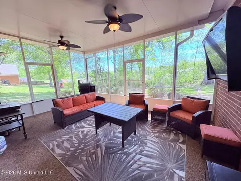 Exterior - 925 Cedar Grove Pkwy, Hernando, MS 38632 photo 3 of 8