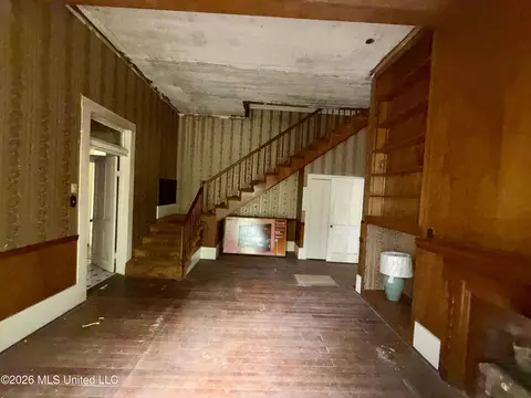 Living - 101 S Main St, Mount Olive, MS 39119 photo 7 of 7