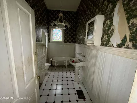 Bath - 101 S Main St, Mount Olive, MS 39119 photo 2 of 2