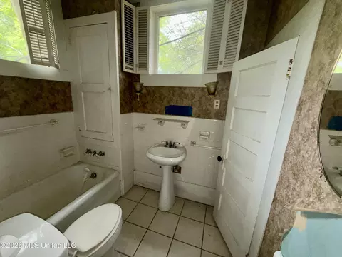 Bath - 101 S Main St, Mount Olive, MS 39119 photo 1 of 2