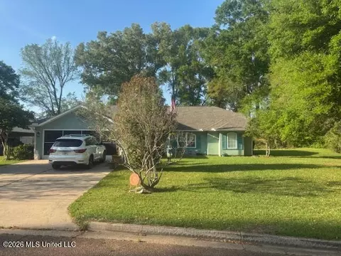 105 Thistledown Dr, Natchez, MS 39120