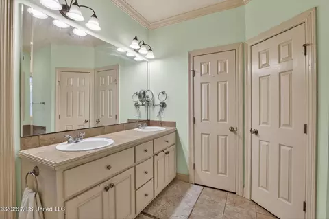 Bath - 106 Devlin Dr, Madison, MS 39110 photo 1 of 4
