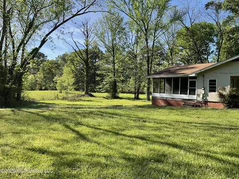 Exterior - 603 N Oak Ave, Braxton, MS 39044 photo 2 of 2