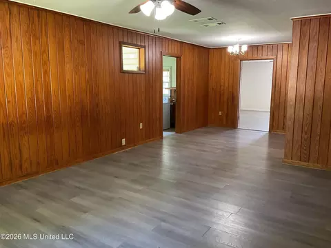 Living - 603 N Oak Ave, Braxton, MS 39044 photo 1 of 3