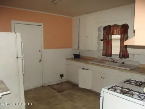 132 Mount Carmel Dr, Natchez, MS 39120 photo 2