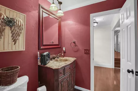 Bath - 301 Calumet Dr, Madison, MS 39110 photo 1 of 5