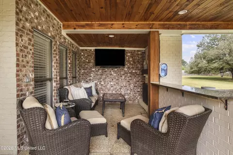 Exterior - 301 Calumet Dr, Madison, MS 39110 photo 2 of 4