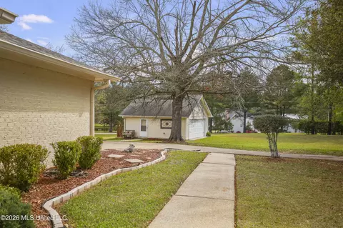 Exterior - 301 Calumet Dr, Madison, MS 39110 photo 4 of 4
