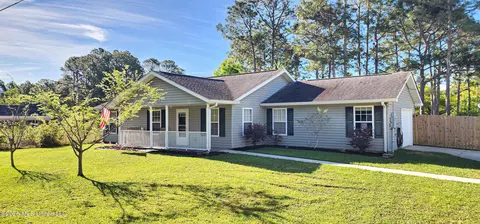 1303 Ryan St, Waveland, MS 39576