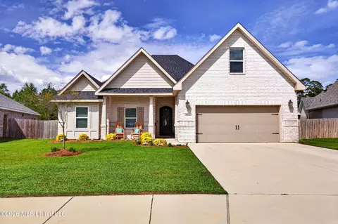 6816 Enclave Ln, Ocean Springs, MS 39564