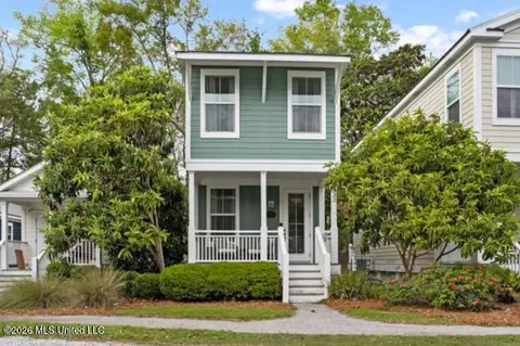 2207 Government St #23, Ocean Springs, MS 39564