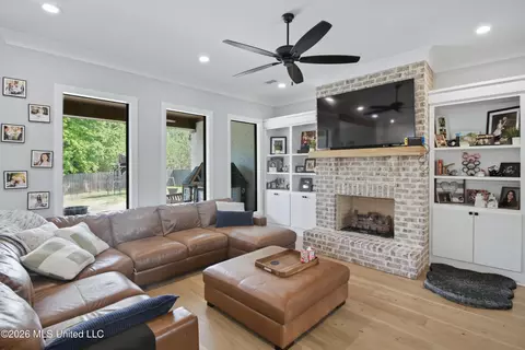 Living - 112 Biltmore Cv, Flowood, MS 39232 photo 1 of 1