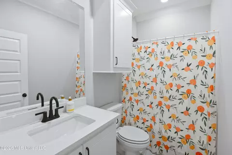 Bath - 112 Biltmore Cv, Flowood, MS 39232 photo 8 of 8