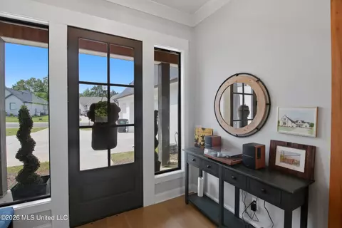 Entry Way - 112 Biltmore Cv, Flowood, MS 39232 photo 3 of 6