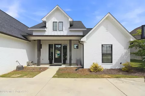 Exterior - 112 Biltmore Cv, Flowood, MS 39232 photo 4 of 10